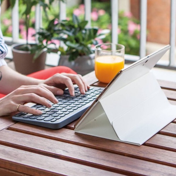 Logitech Bluetooth Keyboard K380 - Picture 3 of 9